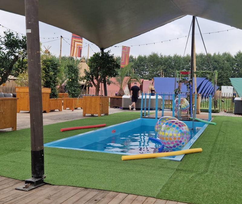 Feestje? Huur nu een zwembad en geniet (tijdelijk) van deze luxe Poolparty! Grijp die kans